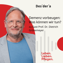 Mann mit Brille lächelt auf einem Podcastcover zum Thema Demenz vorbeugen