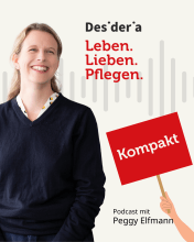Podcastcover Frau lächelt vor beigem Hintergrund