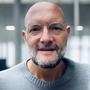Ein Porträt des Beststeller Autors Jo Failer, der früh an Alzheimer erkrankt ist