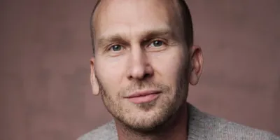 Schriftsteller Autor Filmemacher Lukas Olszewski Portrait