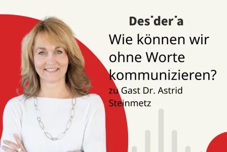 Podcastcover eine Frau im weißen Oberteil lächelt in die Kamera