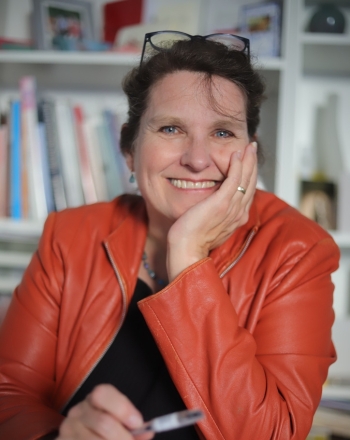 Porträt von Innenarchitektin AKBW und Fachplanerin Barrierefreies Wohnen Melanie Mikalauskas