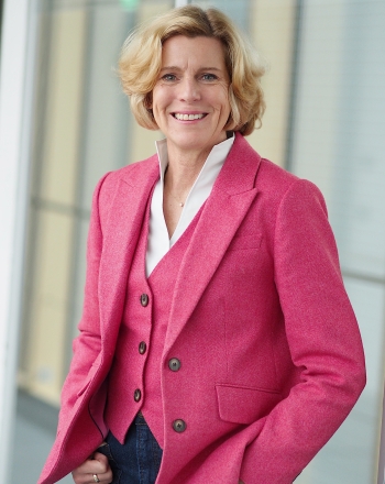 Auf dem Foto ist Stefanie Wagner-Fuhs zu sehen. Sie ist Mitglied im Fachlichen Beirat vin Desideria Care e.V.